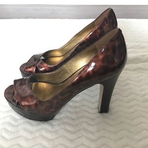 Marc Fisher Brown Tortoise Print Platform Heels Size 7.5
